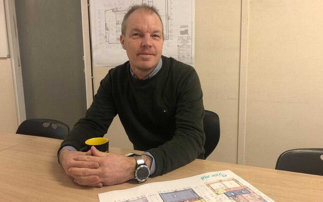 Magnus Attemalm är företaget Betonmasts projektledare för bygget av nya badhuset.