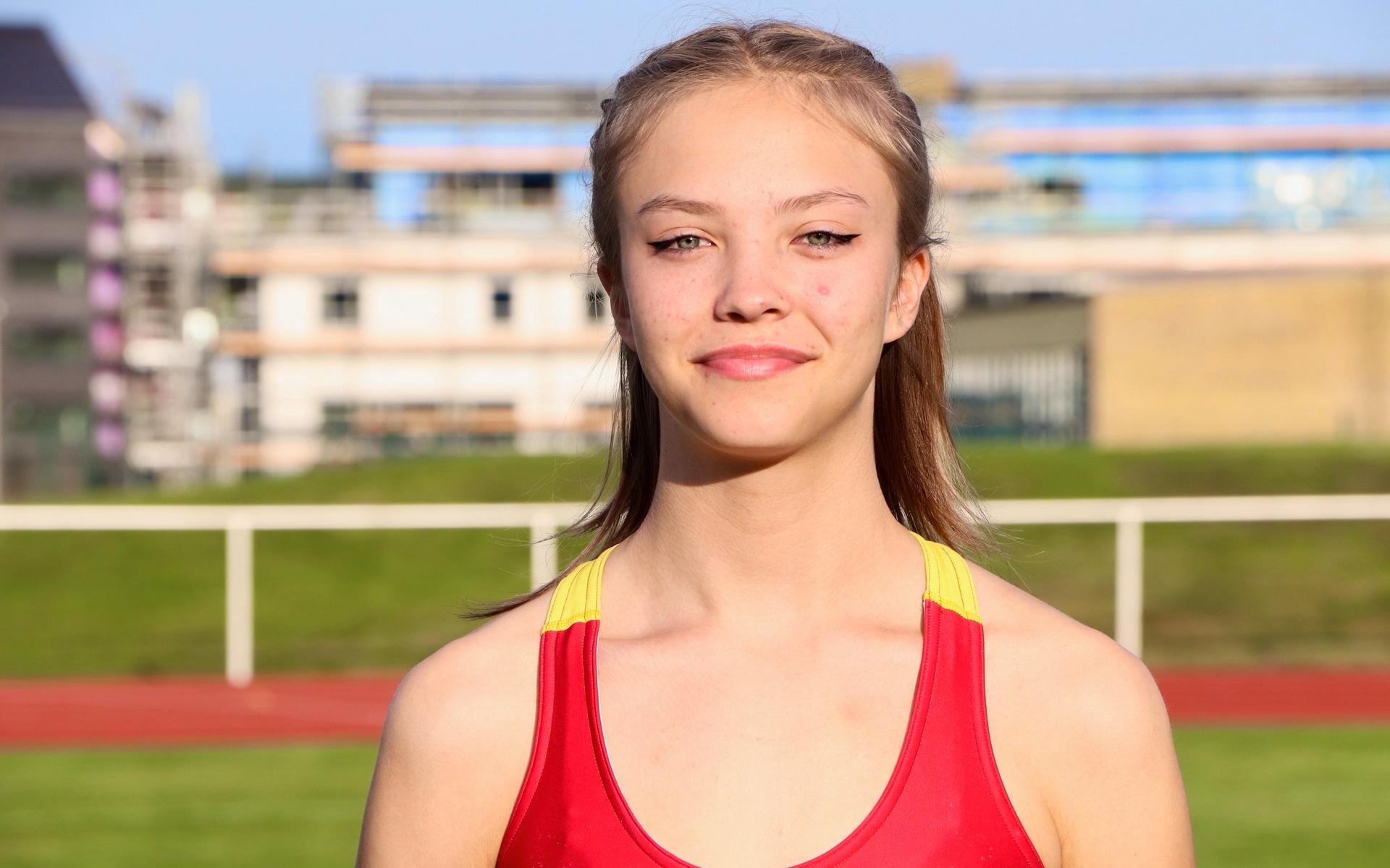 16-åringen som tagit sig in på världstoppen. Med ett personbästa på 181 centimeter är Ingrid bland de bästa i världen i 17-årsklassen.
