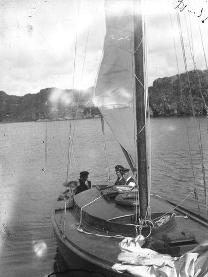 Kosterbåt fotograferad någon gång mellan 1920 och 1950.