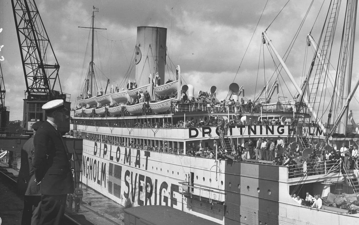 Den 27 juli 1942 återkom ”Drottningholm” till Göteborg. Det hade varit en livsfarlig resa. Sverige låg bakom dubbla minspärrar – både Tyskland och Storbritannien ansåg sig ha skäl att vara misstänksamma. Den svenska lejdtrafik som trots allt lyckades sippra genom systemet, med last av papper, spannmål, olja, bomull och kaffe, hade förfärande höga förlisnings- och dödstal. ”Drottningholms” resa i juli 1942 avvek från dessa typiska lejdtransporter i det att det huvudsakligen handlade om att transportera människor. Enligt samtida tidningsreferat fanns det 43 svenskar, 646 tyskar, 123 italienare och 2 ungrare ombord. Under de kommande åren skulle ”Drottningholm” tillsammans med Svenska Amerika Liniens systerfartyg ”Gripsholm” tas i anspråk för de av eftervärlden betydligt mer berömda fångutväxlingarna av sammanlagt ungefär 10 000 soldater.