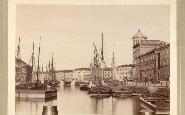Skutor i Stora Hamnkanalen i Göteborg år 1872. 