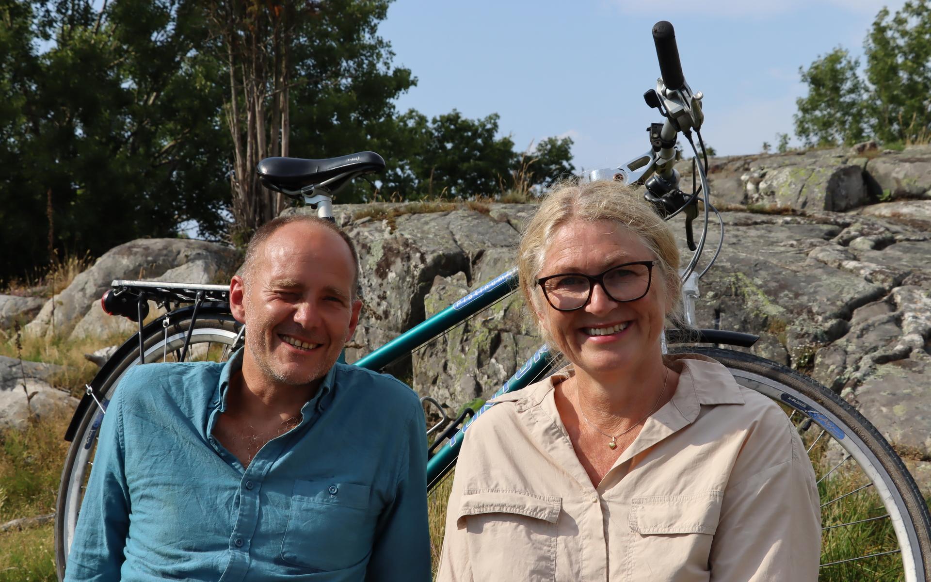 Konrad Swenninger och Tina Strandberg bjuder in till kul tur på två hjul.