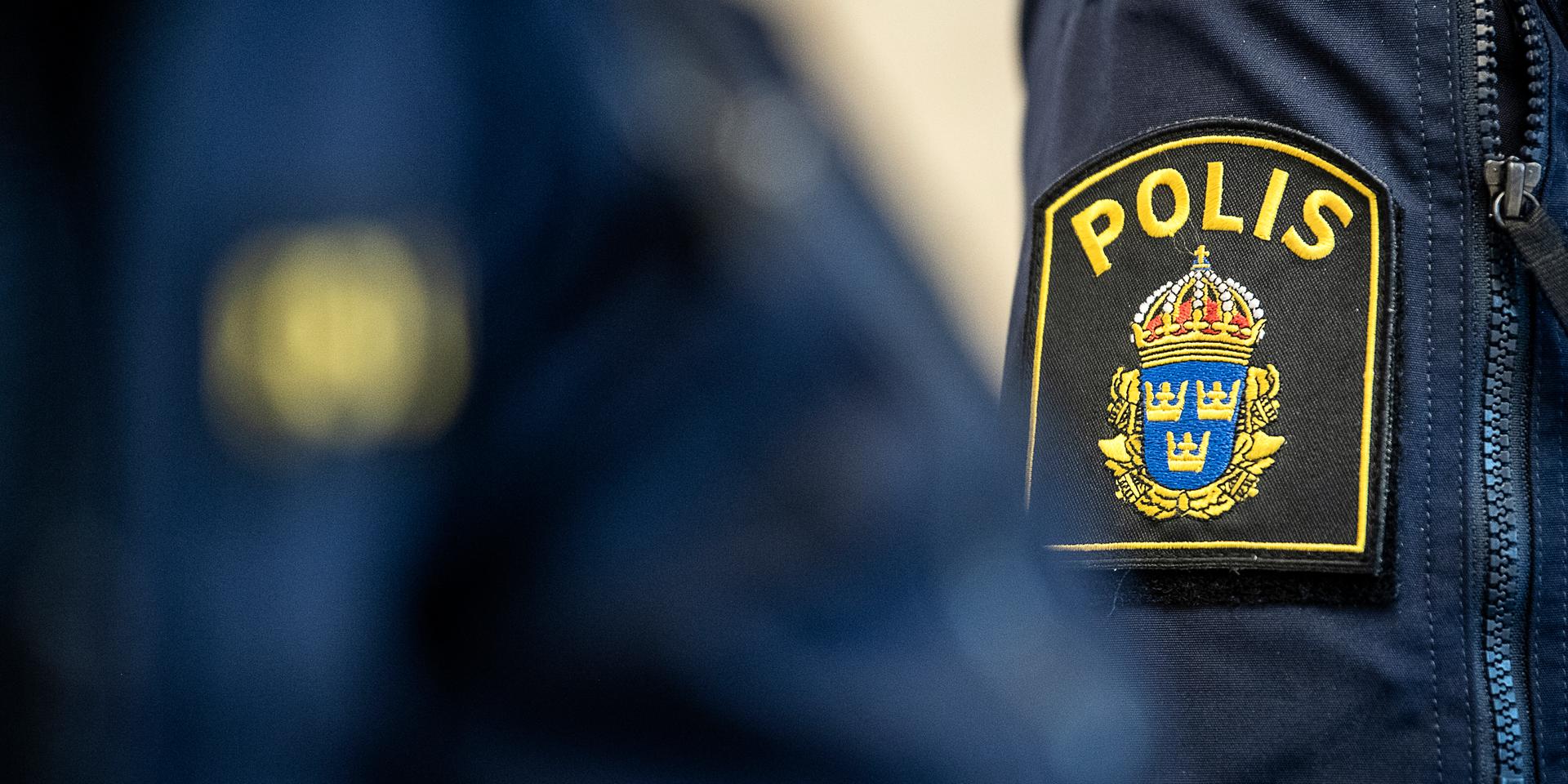 Polisen genomförde kontroller på ett gym i Kungsbacka under lördagskvällen. En man i 20-årsåldern greps sedan misstänks för dopingbrott, i hans hem hittades en stor mängd preparat.