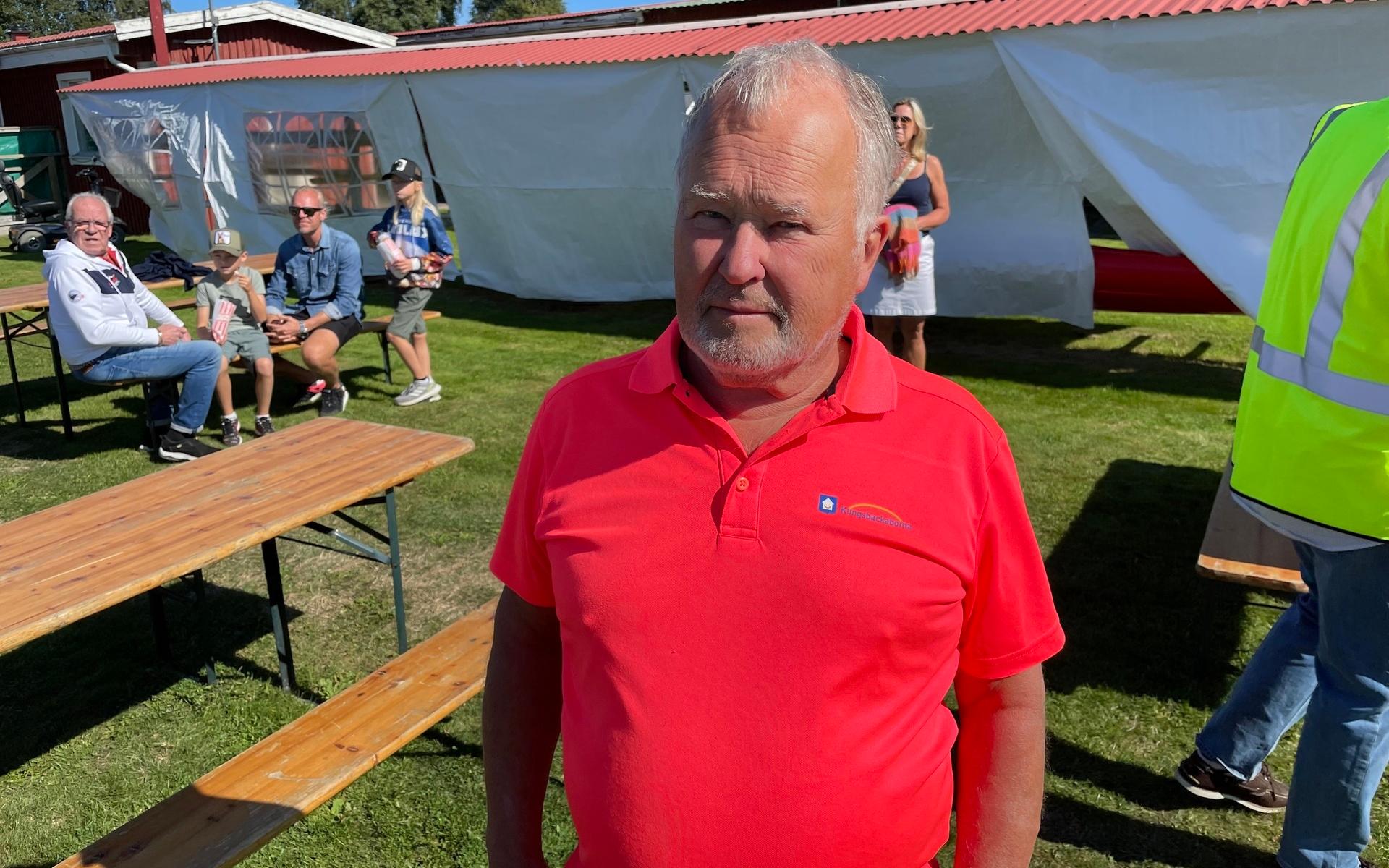Roger Larsson från Kungsbackaborna har i flera år stridit för en muddring av Kungsbackaån.