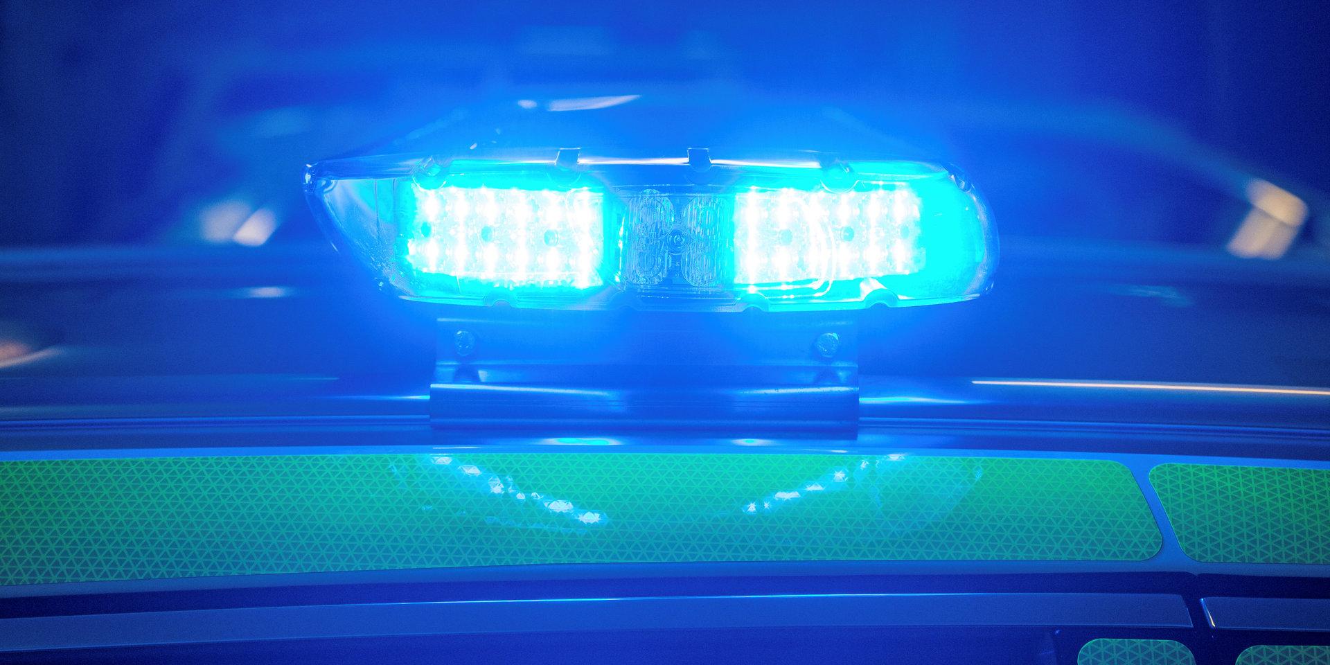 Polisen larmades till Sandsjöbacka vid 23-tiden på lördagskvällen – en bil framfördes mycket vingligt.