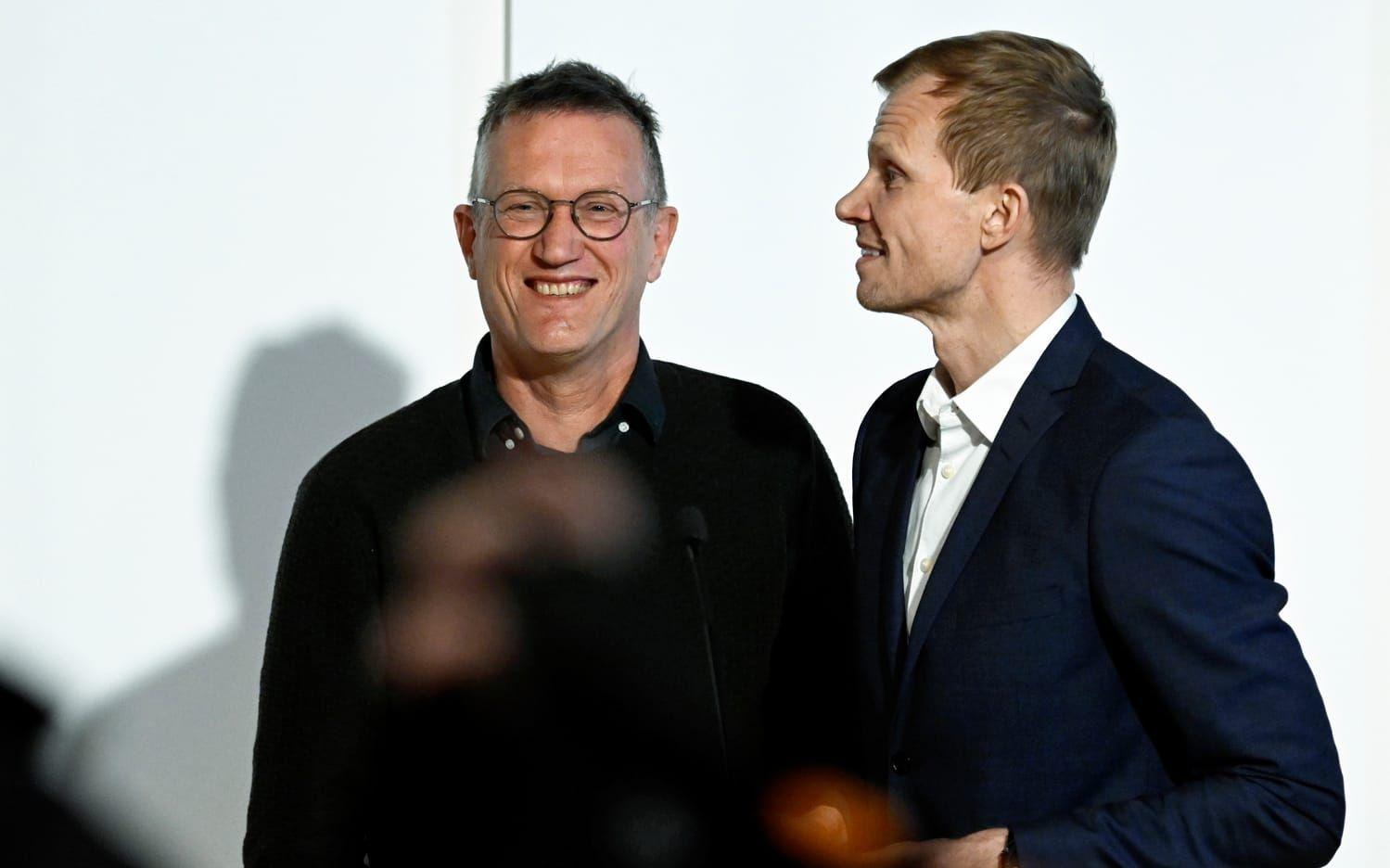Statsepidemiolog Anders Tegnell, tillsammans med presschefen Christer Janson, vid sin sista myndighetsgemensamma presskonferens – den 24 februari 2022.