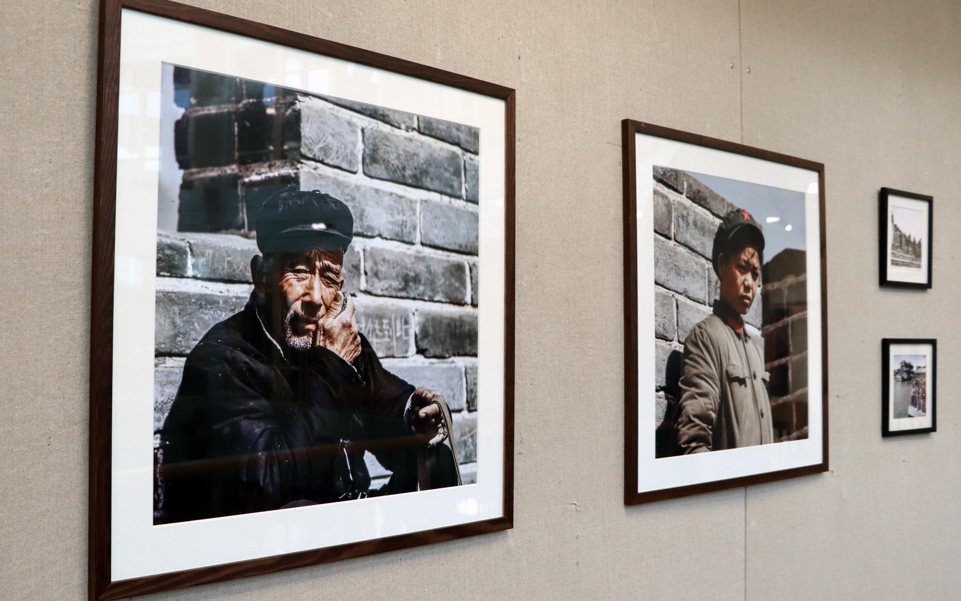 Uställningen som pågår just nu visar bilder från Peking 1972, då det anordnades en svensk industrimässa där. 