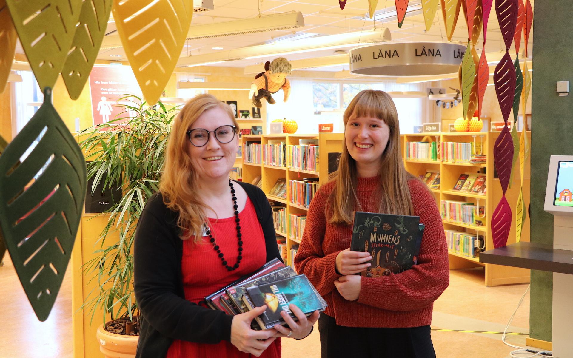 På Fyren finns en stor avdelning med litteratur för barn och unga, och Maria Andersson och Anna Angvall arbetar specifikt med de yngre besökarna. 