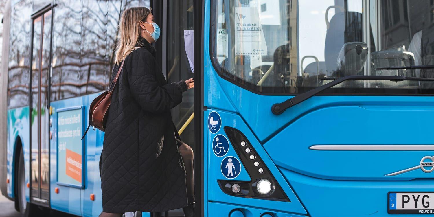 Från årsskiftet 2023 höjs biljettpriserna hos Västtrafik. Enligt Ulrika Frick (MP), kollektivtrafiknämndens ordförande i regionen, har så gjorts i många år – men enligt henne är det inte hållbart i längden. 