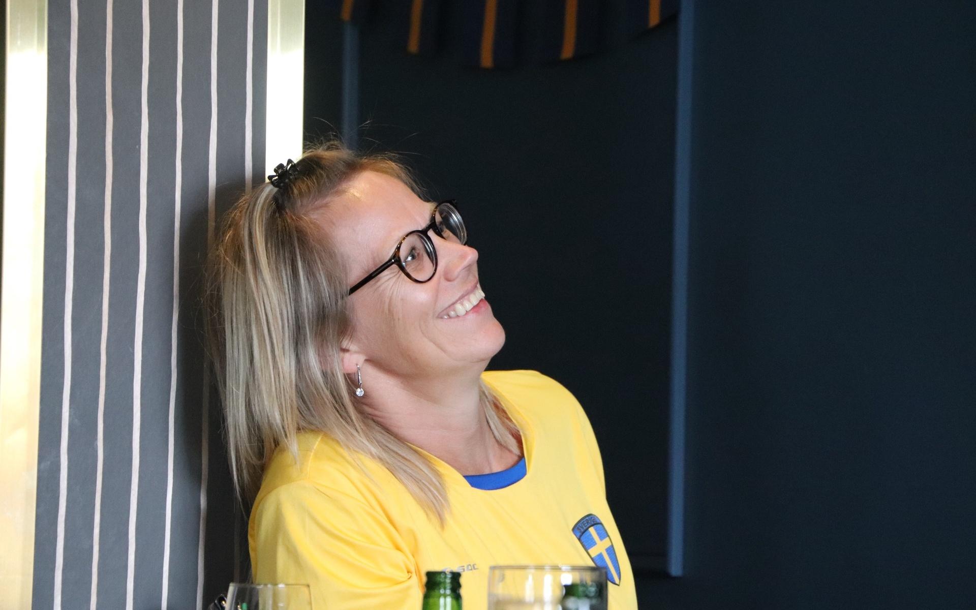 Anki Johansson tycker att Hedvig Lindahl presterar oerhört bra: ”Den bästa målvakten”, säger hon. 