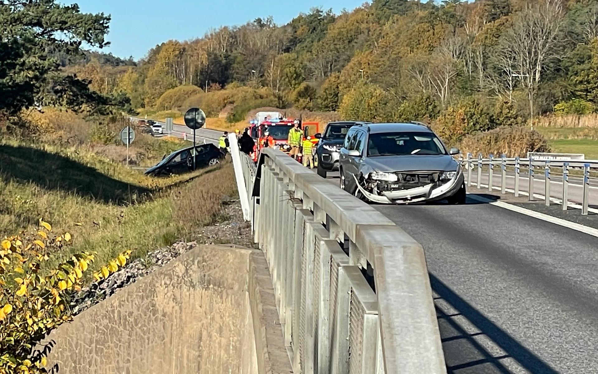 Flera bilar var inblandade i en trafikolycka på Säröleden på lördagen.