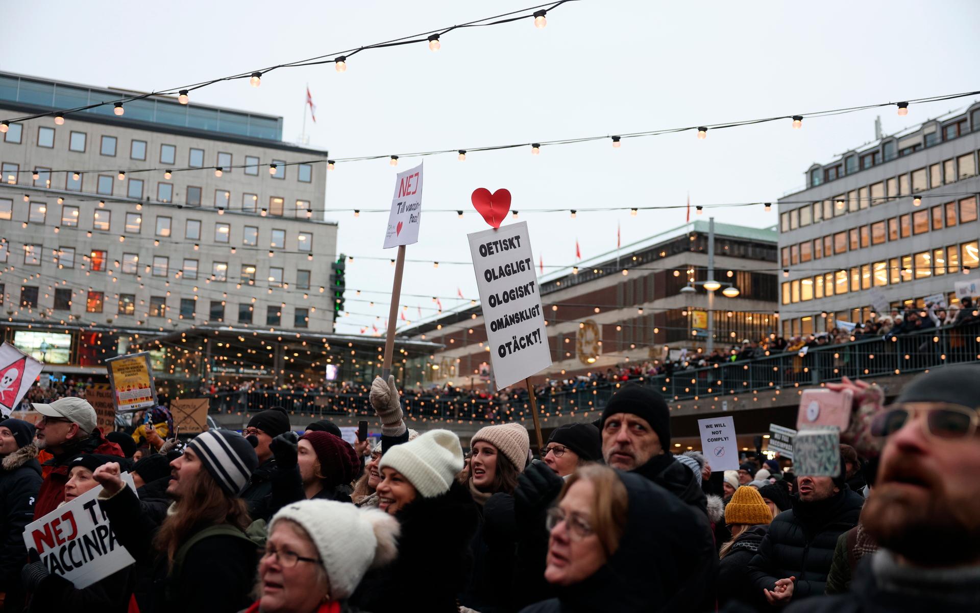 Demonstranterna tågade från Norrmalmstorg till Sergels torg i Stockholm.
