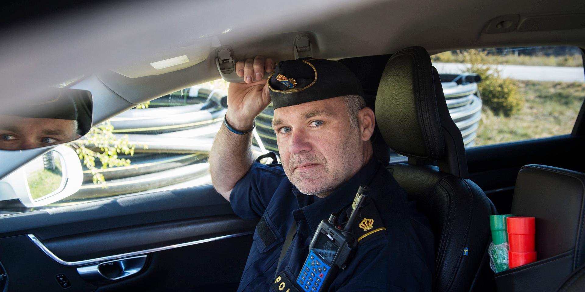 Anders Hallqvist arbetar som trafikpolis i Vänersborg.