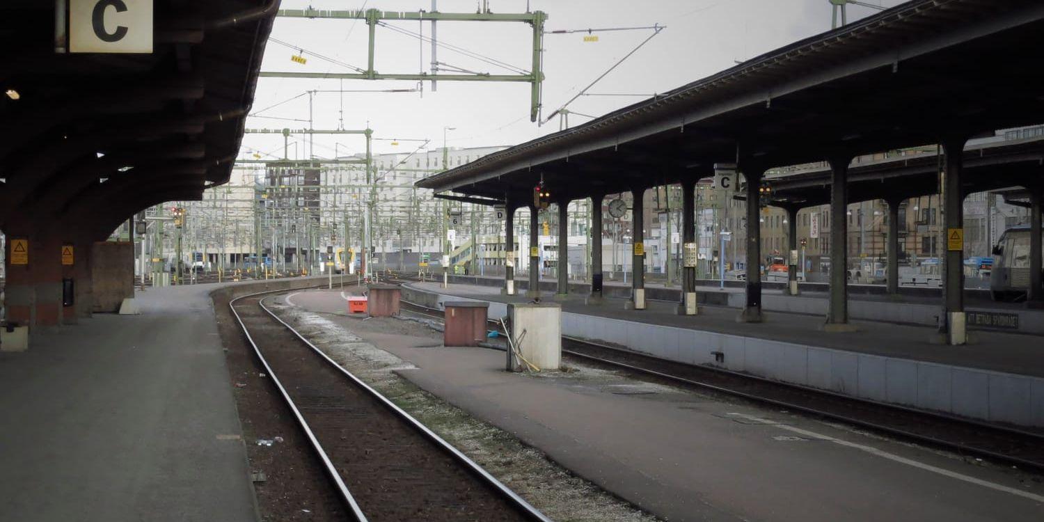 Bygget av Västlänken gör att tågen stannar i Mölndal istället för att ta sig hela vägen in till Göteborg. 