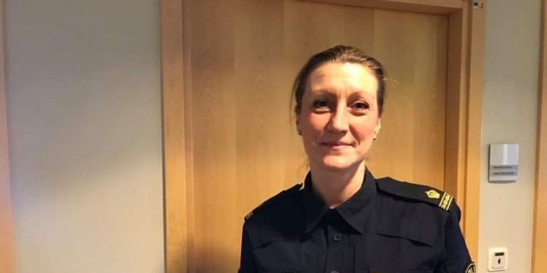 Jenny Sjöström, kommunpolis i Kungsbacka uppmanar äldre att ringa 112 direkt om man tror sig vara drabbad av bedragare. ”Det är inte skamligt om man blivit drabbad”, säger hon.